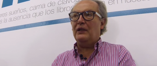  Entrevista a Álvaro Uribe: <i>Autorretrato de familia con perro</i>